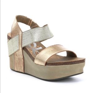 OTBT Gold Bushnell Platform Wedges